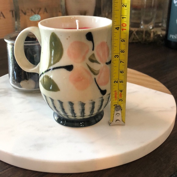 Hand poured candle 🌺 - Picture 3 of 7